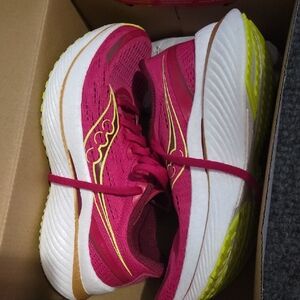 Saucony Endorphin Speed 3 Sz 7
